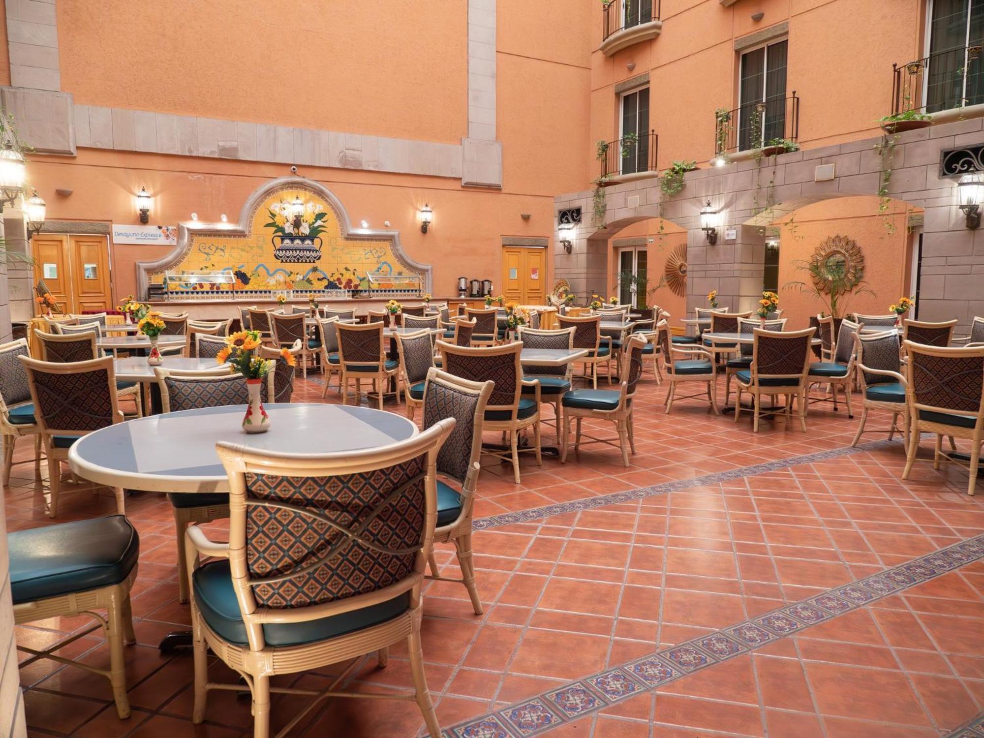 Holiday Inn Express Silao-Aeropuerto Bajio By Ihg Екстер'єр фото