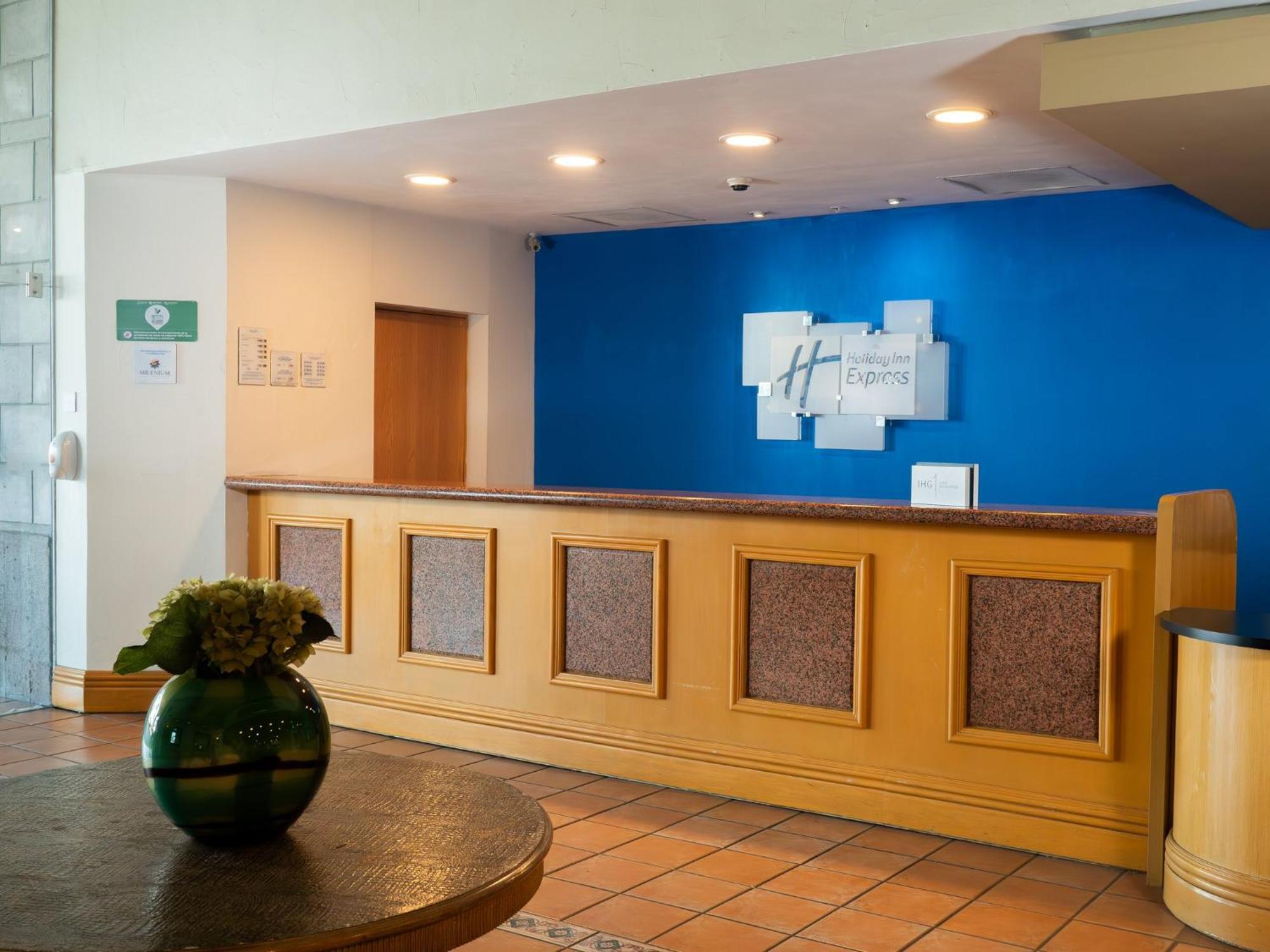Holiday Inn Express Silao-Aeropuerto Bajio By Ihg Екстер'єр фото