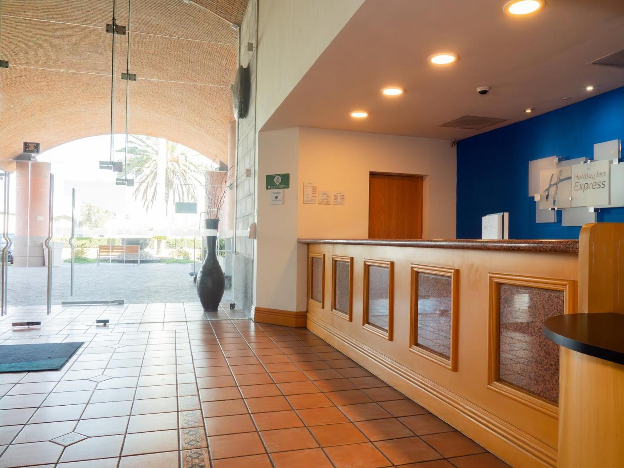 Holiday Inn Express Silao-Aeropuerto Bajio By Ihg Екстер'єр фото