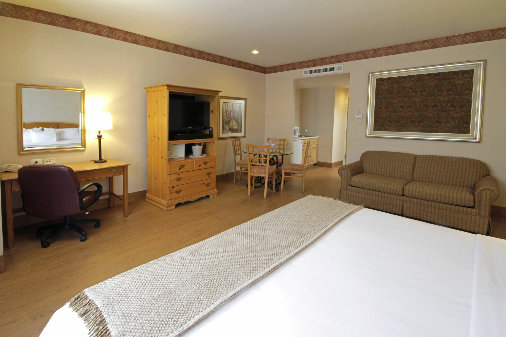 Holiday Inn Express Silao-Aeropuerto Bajio By Ihg Екстер'єр фото